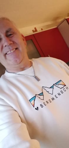 Customer photo review of Retro Bergpanorama - Unisex Premium Organic Sweatshirt