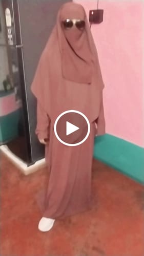 Customer video review of Simple Abaya Kaftan Style Dark Mauve