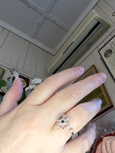 Customer photo review of Snowflake Spinner Fidget Ring Adjustable