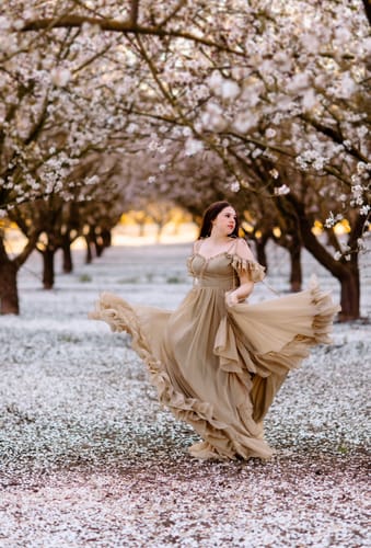 Customer photo review of New Woman Dress Side Slit Ruffles Maxi Photo Shoots Dress Custom Colors YW230506