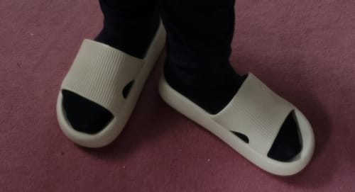 Customer photo review of HappyFlops