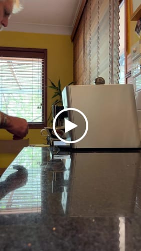 Customer video review of Organic Leaf & Berry