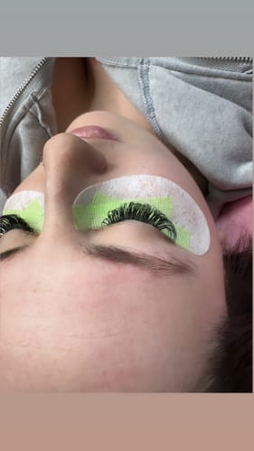 Customer photo review of SUPER BONDER FOR LASH EXTENSIONS