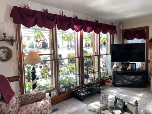 Customer photo review of SmartWings Motorized Roller Shades 100% Blackout Vigor