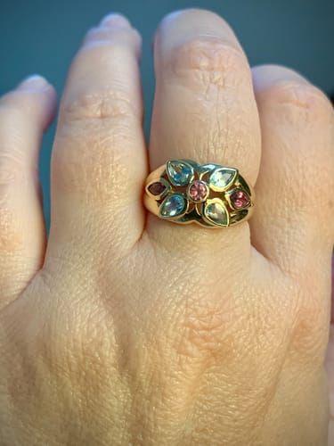 Customer photo review of VINTAGE 10K YELLOW GOLD 1CTTW BLUE TOPAZ RHODOLITE GARNET FLOWER RING 7.75