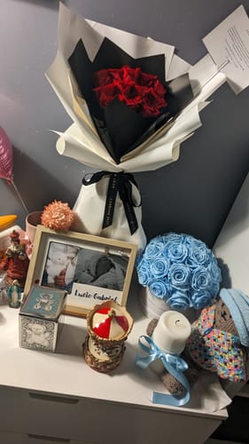 Customer photo review of Medium La Fleur Rose Box