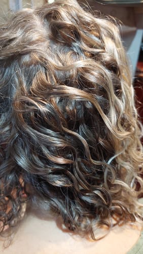 Customer photo review of Hold Me Baby Curly Hair Gel