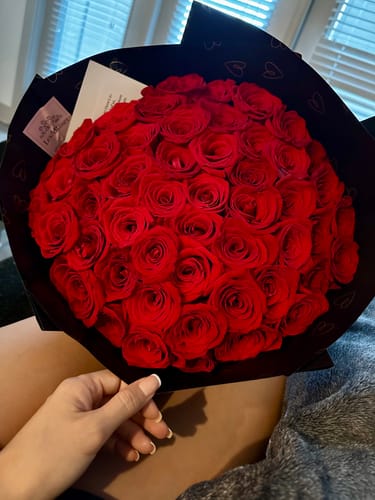 Customer photo review of Red Roses - Nationwide