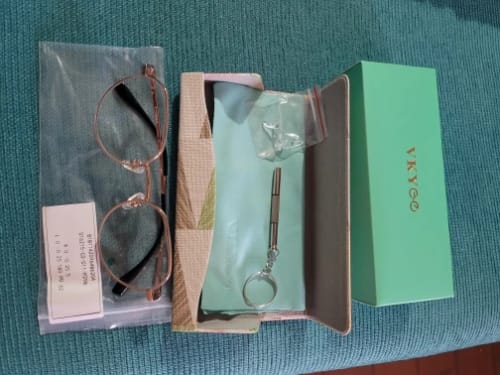 Customer photo review of Vicky Unisex Full Rim Round Titanium Reading Glasses St6215
