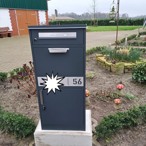 Customer photo review of AlbersDesign Stand-Paketbox PB1 anthrazit (RAL7016) personalisiert mit Edelstahl-Schild