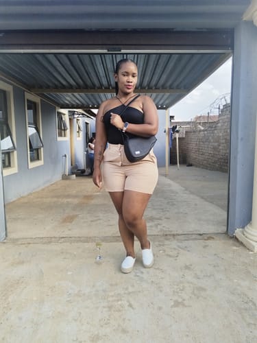 Customer photo review of Miss Black Quebec 4 - White