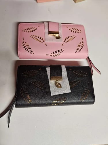 Customer photo review of Women's Leaf Pattern Wallet