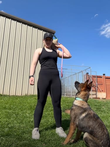 Customer photo review of Essential Leggings