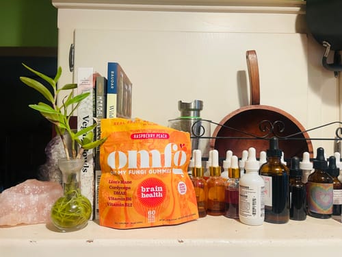 Customer photo review of Raspberry Peach Brain Health Gummies