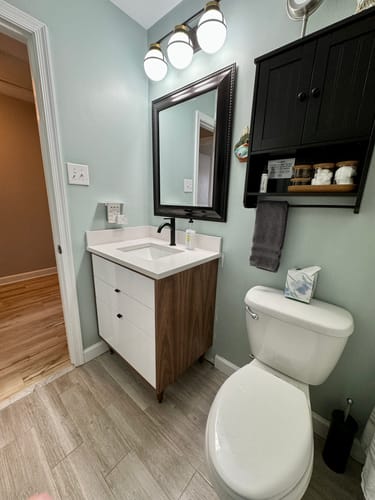 Customer photo review of Sidney 30" Gloss White Bathroom Vanity