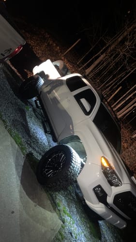 Customer photo review of Premium RGB+W Rock Lights