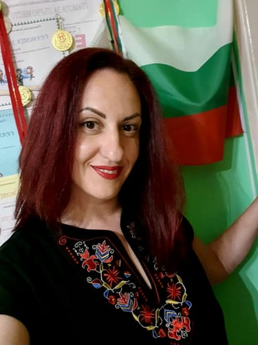 Customer photo review of Тениска с V деколте - "Самоковска"