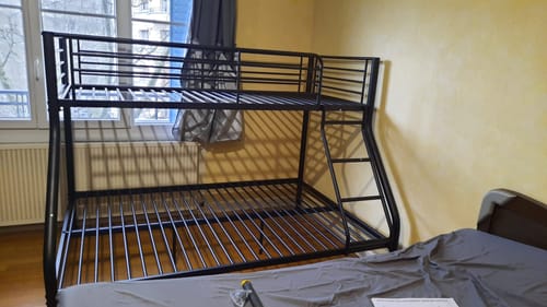 Customer photo review of Lit superposé 3 places et 2 étages en métal noir avec échelle 140x190cm et 90x190cm (matelas non inclus) - JAZZ L TUBE BLACK