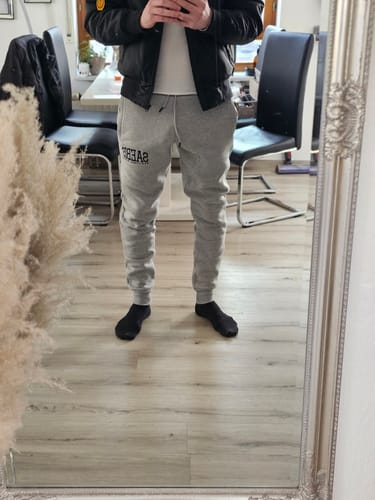 Customer photo review of Lifestyle Herren Jogginghose grau mit Stickerei by SAEBIS®