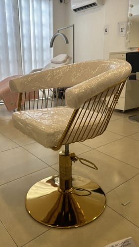 Customer photo review of Silla Spa Circular Salon de Belleza Premium Estetica Giratoria 360° Gold