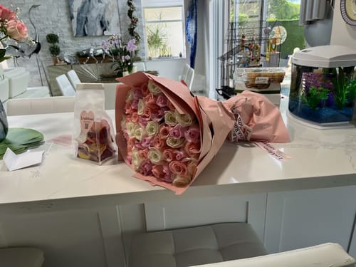 Customer photo review of Pink Deluxe Bouquet