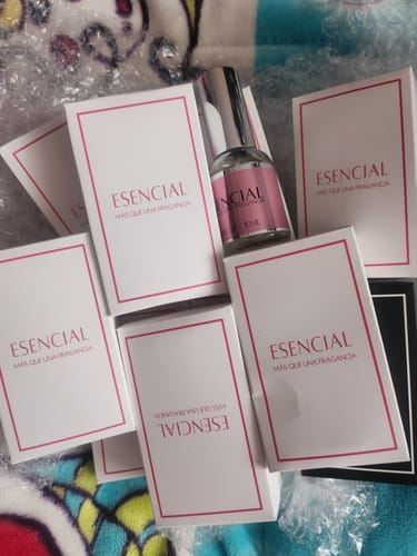 Customer photo review of M212 Inspirado en: Dubai Ruby - Bond No 9