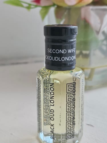 Customer photo review of SECOND WIFE