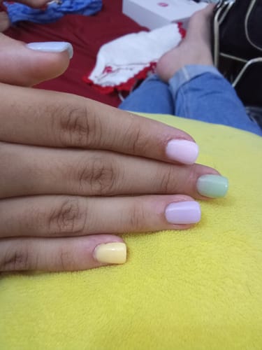 Customer photo review of D726 Honey Yellow Crème Dip Powder