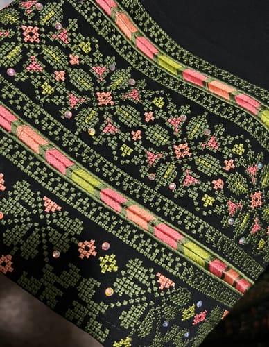 Customer photo review of Black/Olive Green A Cut Full Embroidered Thobe