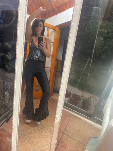 Customer photo review of Pantalón Vuelo perfect Fit Negro