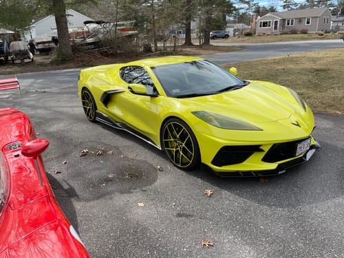 Customer photo review of Chevrolet Corvette C8 3VM Side Skirts Rocker Panels