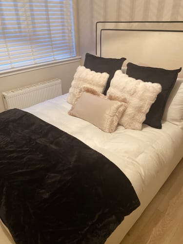 Customer photo review of Plain strip bed