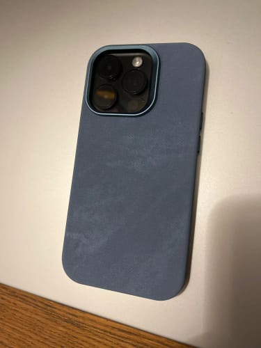 Customer photo review of RoyalLuxe Magnetic iPhone Case