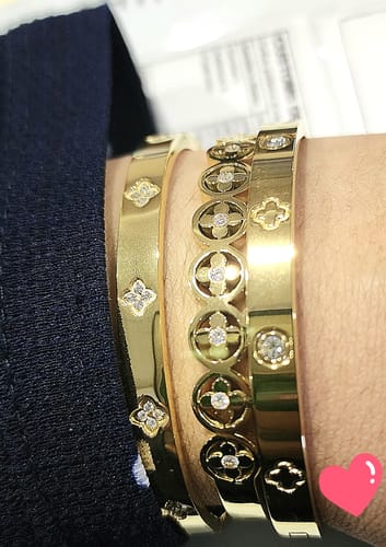 Customer photo review of EVIE CLOVER BANGLE