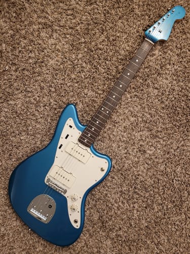 Customer photo review of Parchment/Black/Parchment - Jazzmaster Pickguard - 3-ply Vinyl