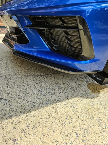 Customer photo review of Chevrolet Corvette C8 Z51 Performance Front Splitter Lip