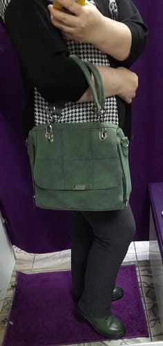 Customer photo review of Women's Large Capacity PU Leather Tote