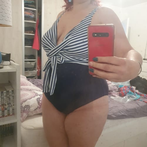 Avis photo d'un client sur Maillot de bain une pièce patchwork rayé à lacets