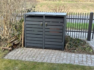 Customer photo review of AlbersDesign Mülltonnenbox MB6 Anthrazit (RAL7016) personalisiert mit Edelstahl-Schildern