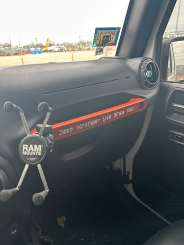 Customer photo review of Jeep JK & JKU Grab Bar