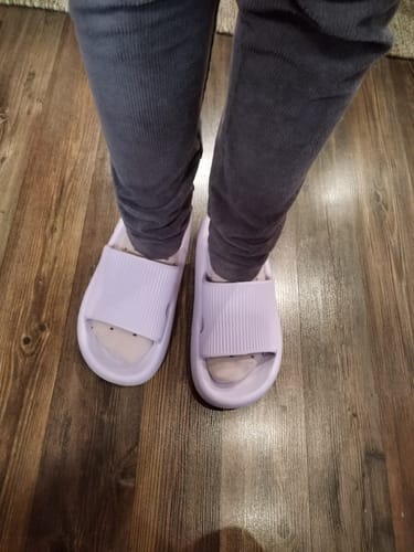 Customer photo review of HappyFlops
