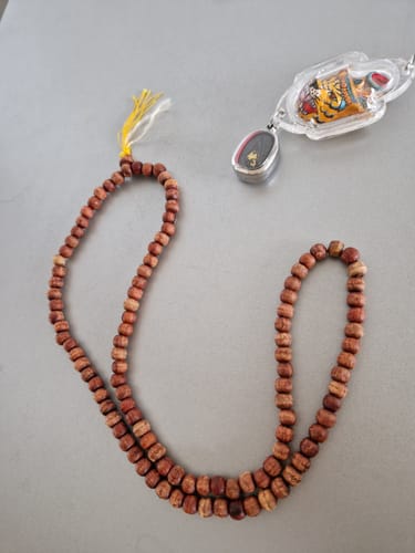 Customer photo review of Mala au Lersi à face de tigre - Très Vénérable LP Somchai.