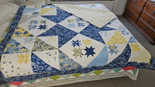Customer photo review of Star Light - Quilt Kit - Sunshine Blooms (72" x 72")
