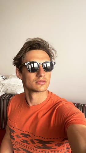 Customer photo review of KARL | Fade