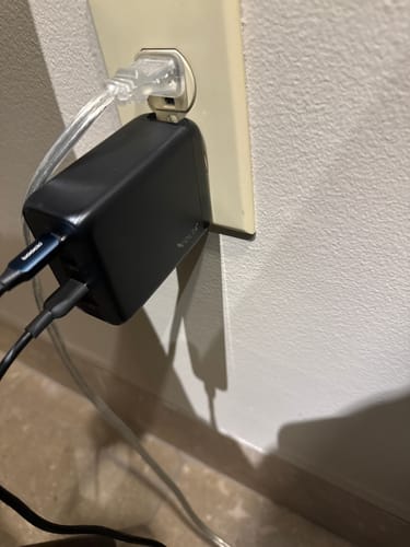 Customer photo review of GIGA 200W GaN Charger