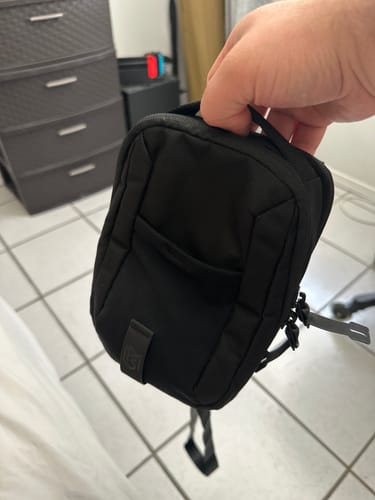Customer photo review of Black Magnetic - Crossbody Bag (Back Order)