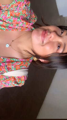 Customer photo review of Collar de inicial Acero inoxidable