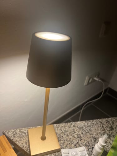 Customer photo review of Nordia Light - Multifunktionale kabellose wiederaufladbare Tischlampe