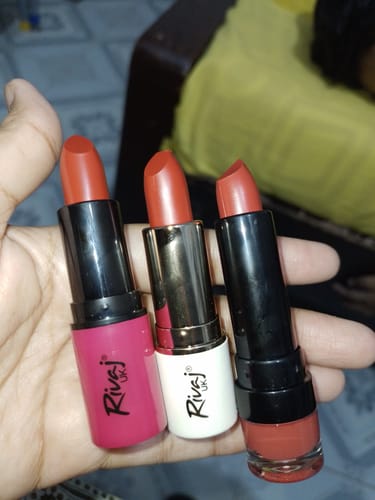 Customer photo review of Color Fusion Lipstick