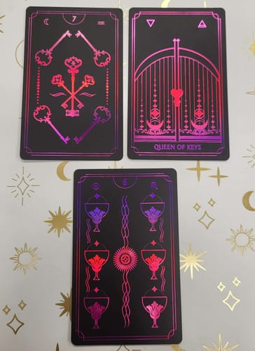 Customer photo review of Fortuna Tarot Deck Obsidian Occult
